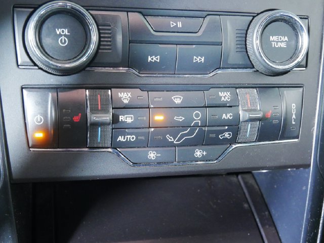 Certified 2018 Ford Explorer XLT AWD/4WD image 30