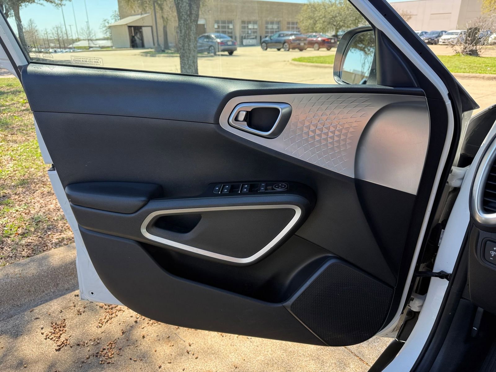 Used 2024 Kia Soul LX w/ Option Group 015 image 18