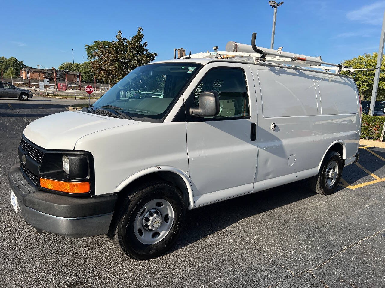 Used 2014 Chevrolet Express 2500 w/ Cold Climate Package RWD image 4