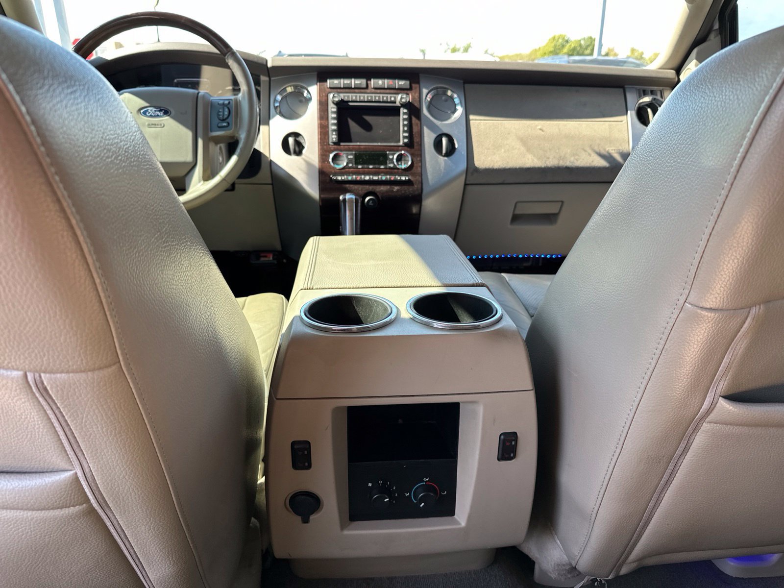 Used 2010 Ford Expedition Limited RWD image 15
