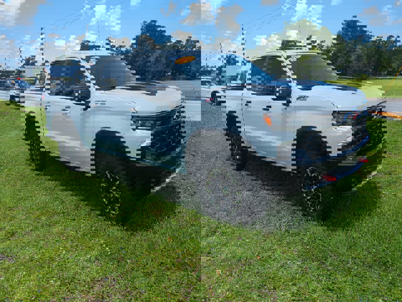 Used 2023 Chevrolet Silverado 1500 ZR2 image 2