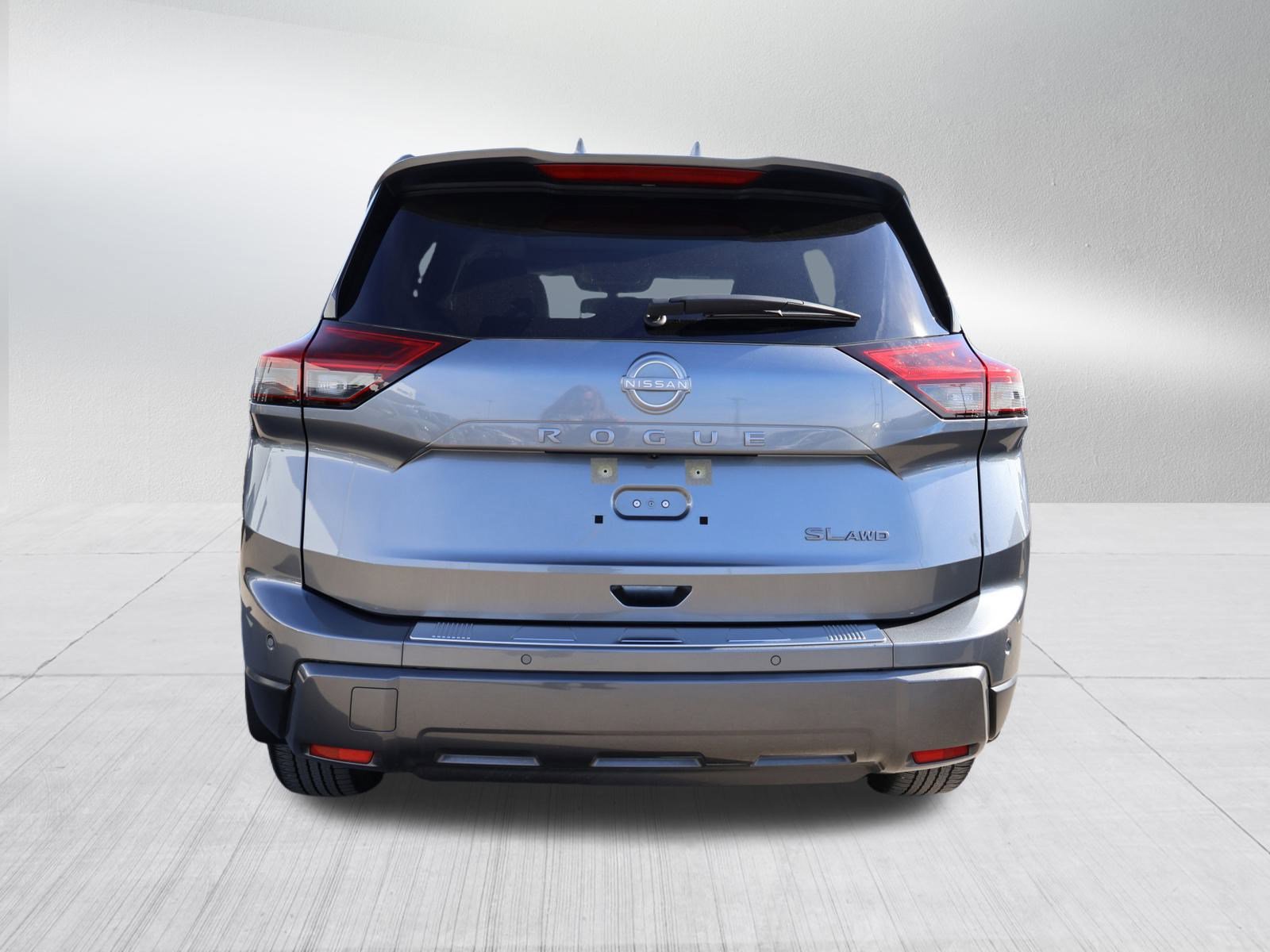 Used 2025 Nissan Rogue SL w/ Tech Package AWD/4WD image 5