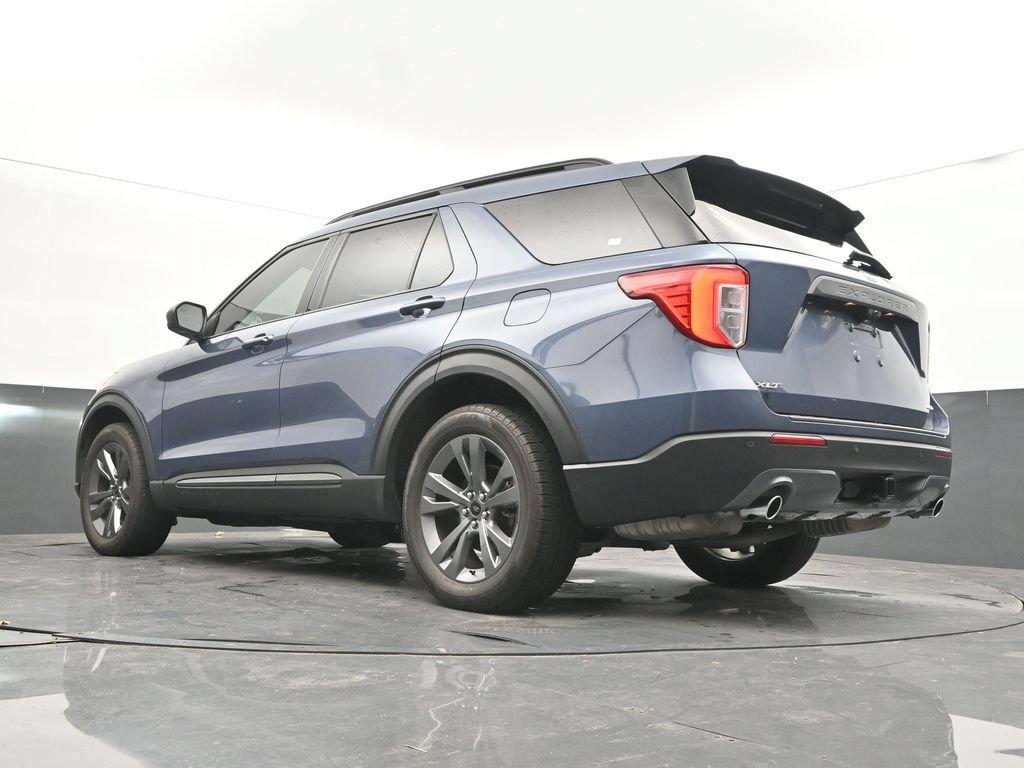 Used 2021 Ford Explorer XLT w/ Equipment Group 202A AWD/4WD image 40