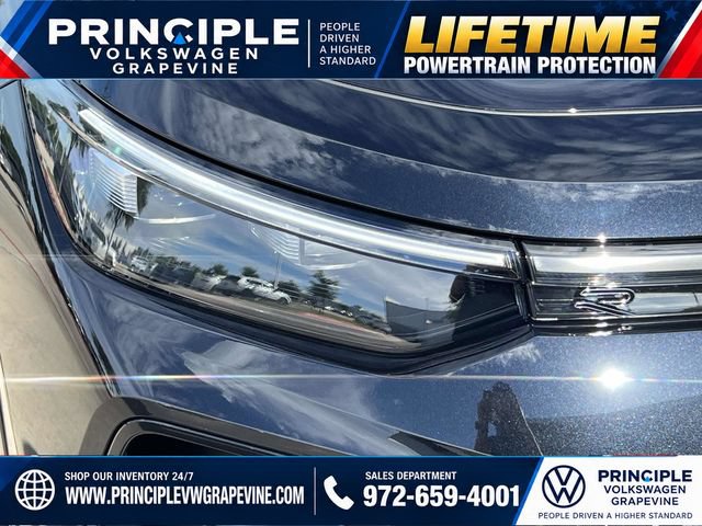 New 2026 Volkswagen Tiguan SE R-Line FWD image 10