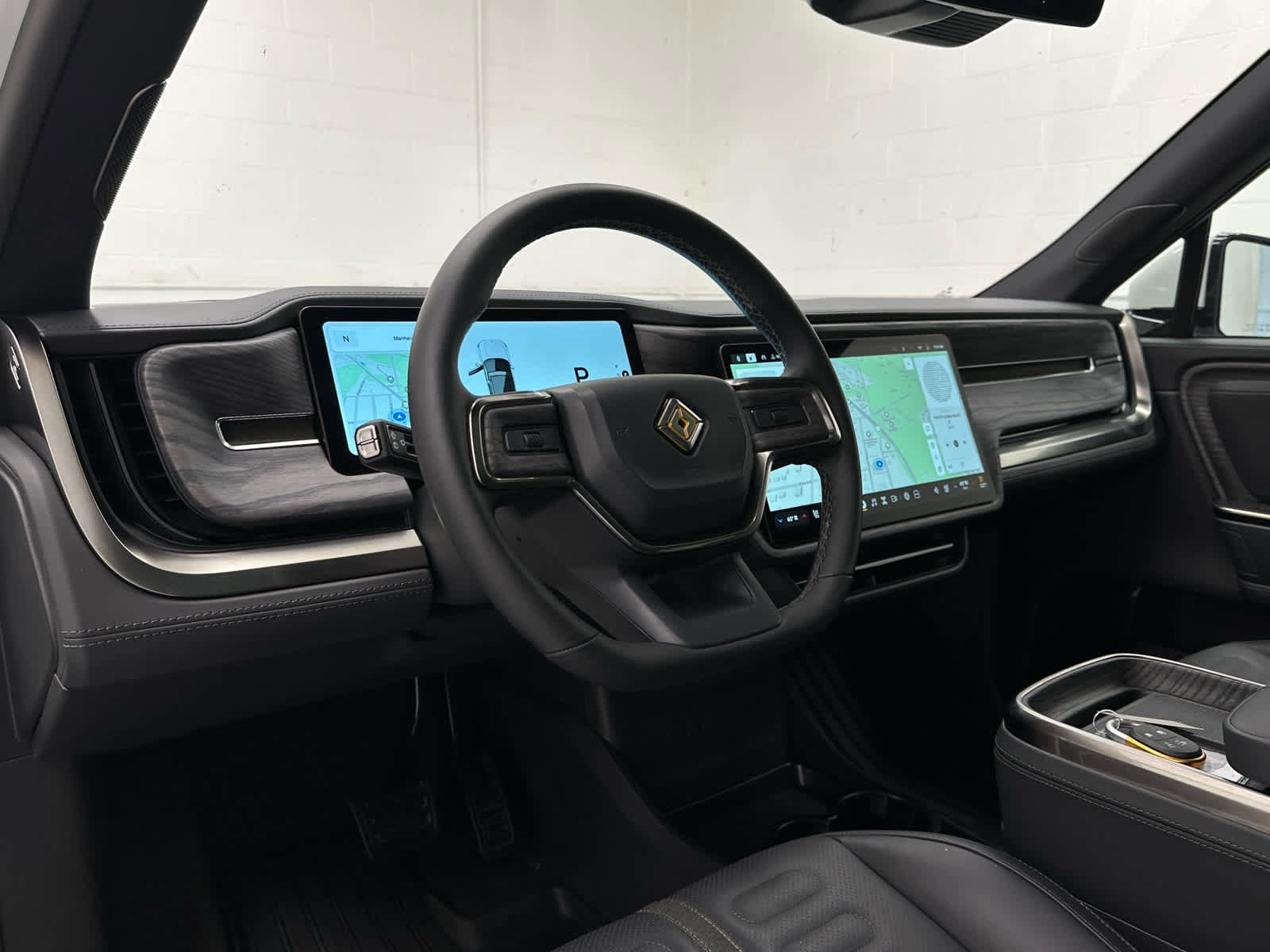 Used 2026 Rivian R1S Adventure image 10