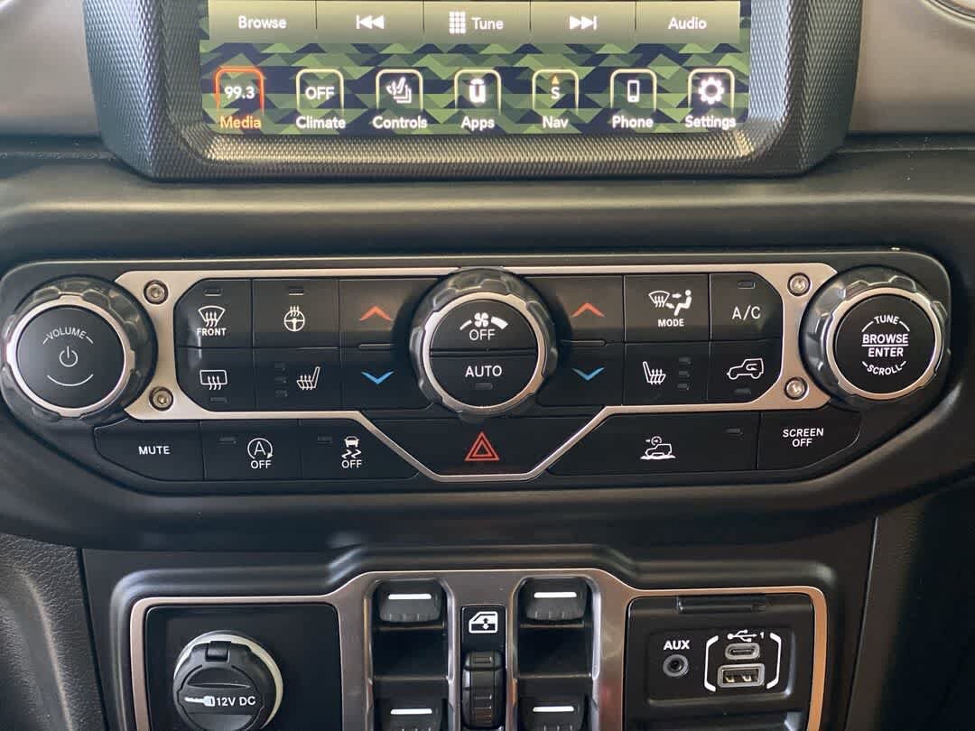 Used 2022 Jeep Wrangler Unlimited Sahara w/ LED Lighting Group AWD/4WD image 20