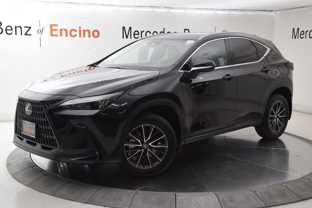 Used 2025 Lexus NX 250 FWD image 2