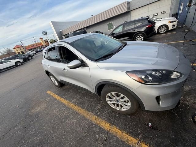 Used 2020 Ford Escape SE image 3