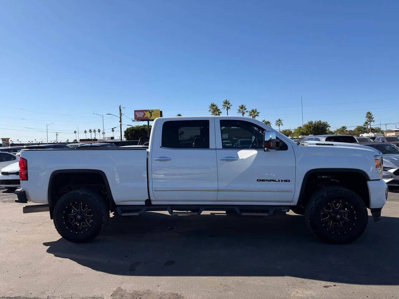 Used 2019 GMC Sierra 2500 Denali w/ Duramax Plus Package AWD/4WD image 11