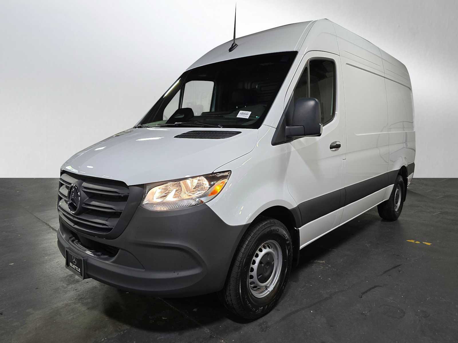 Used 2025 Mercedes-Benz Sprinter 2500 image 7