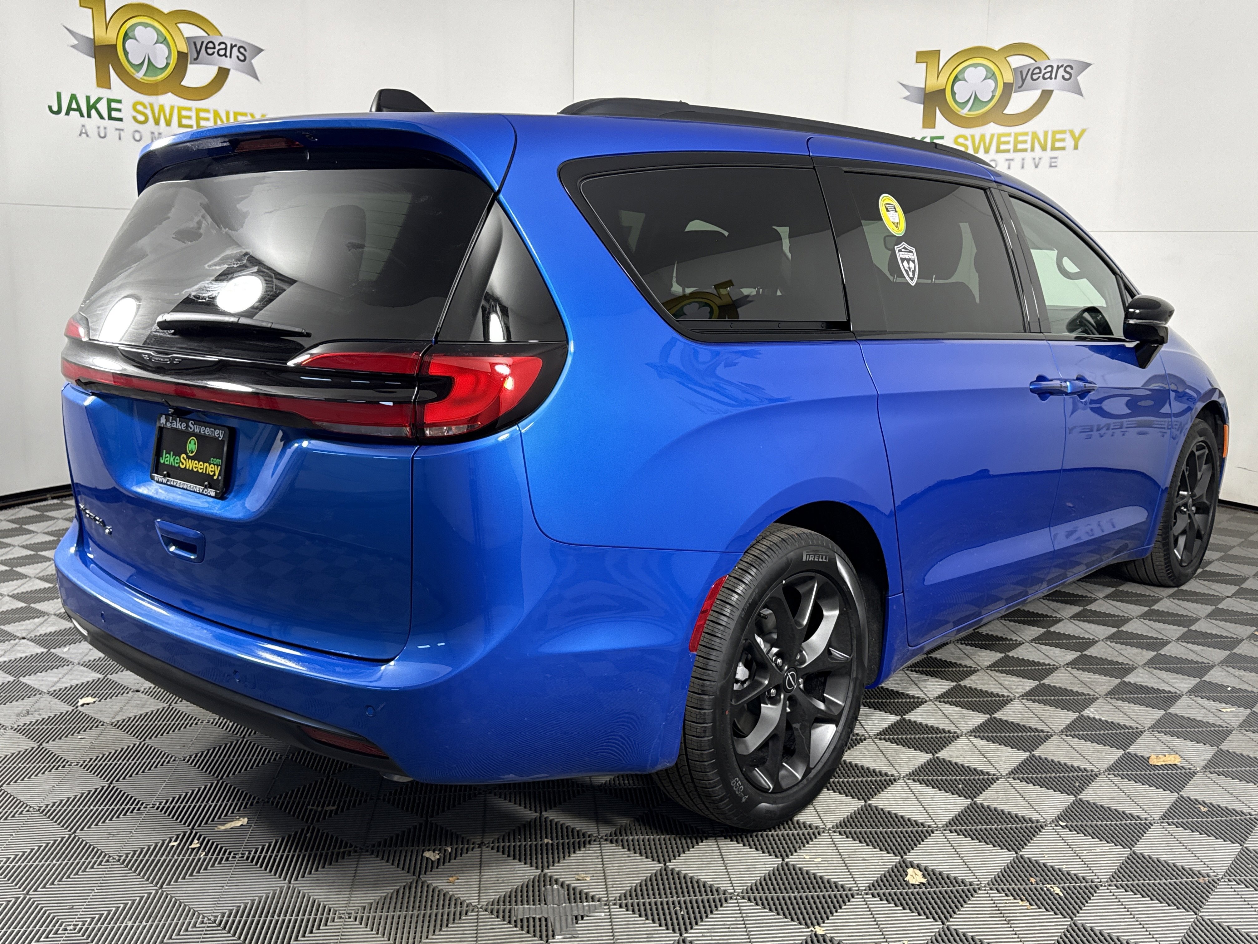 New 2026 Chrysler Pacifica Select image 13