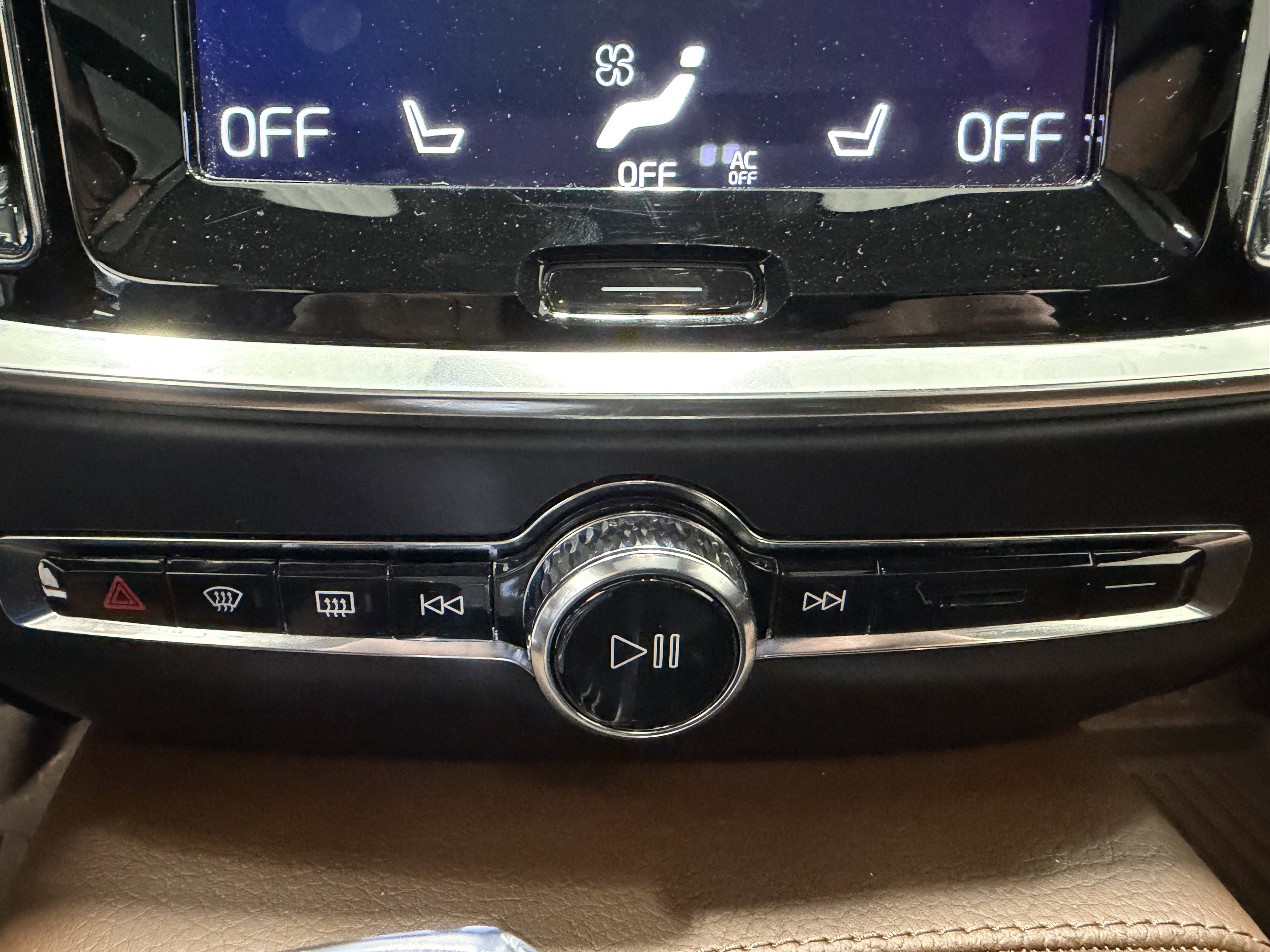 Used 2021 Volvo S60 T8 Inscription image 19