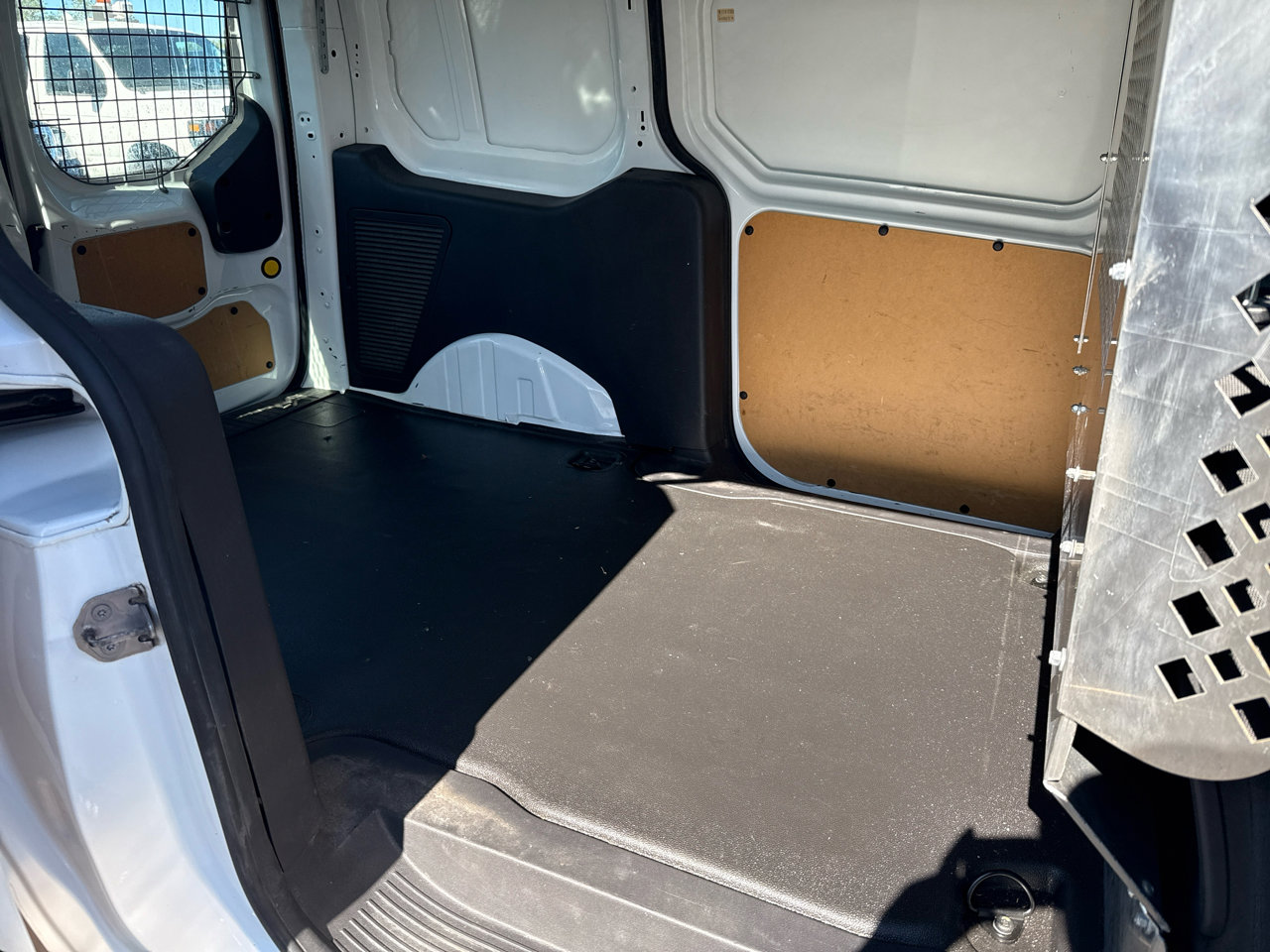 Used 2018 Ford Transit Connect XL image 18