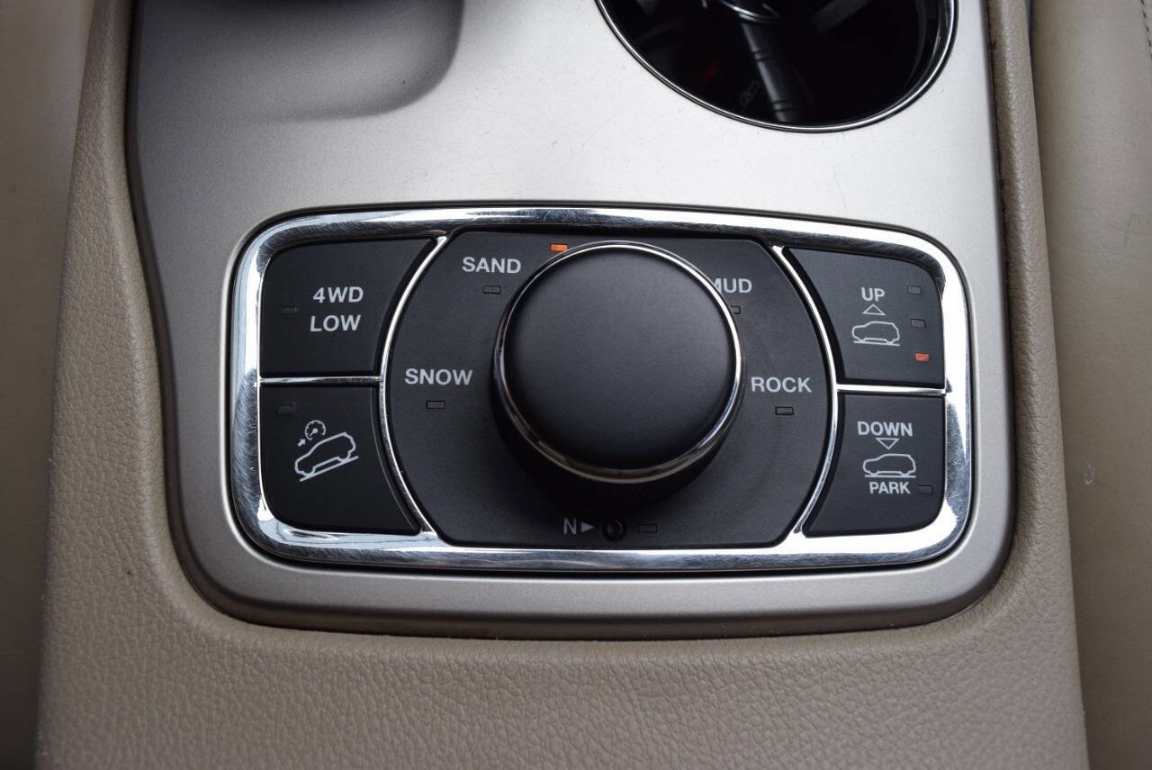 Used 2015 Jeep Grand Cherokee Overland image 38