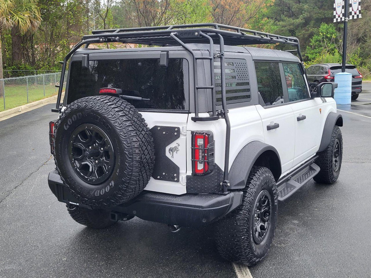 Used 2024 Ford Bronco Badlands image 2