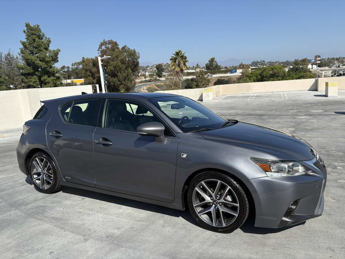 Used 2015 Lexus CT 200h image 45
