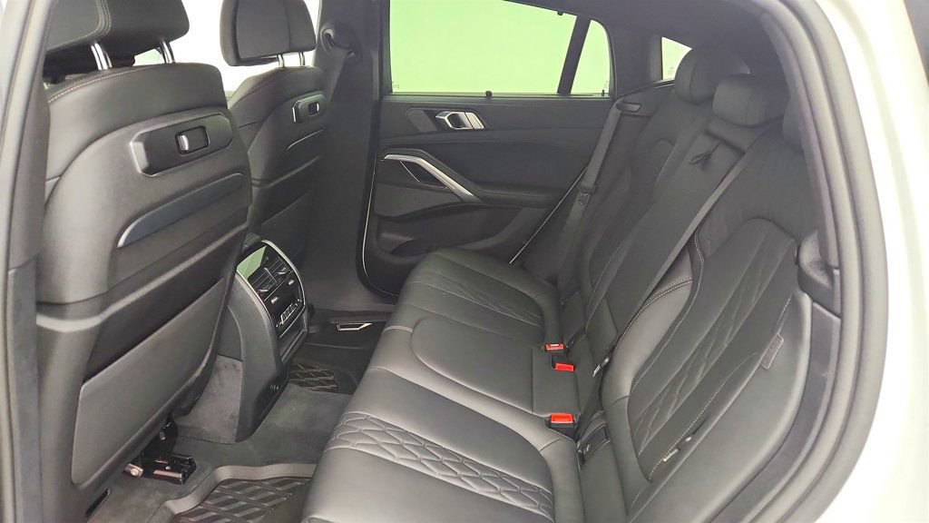 Used 2024 BMW X6 M60i AWD/4WD image 21