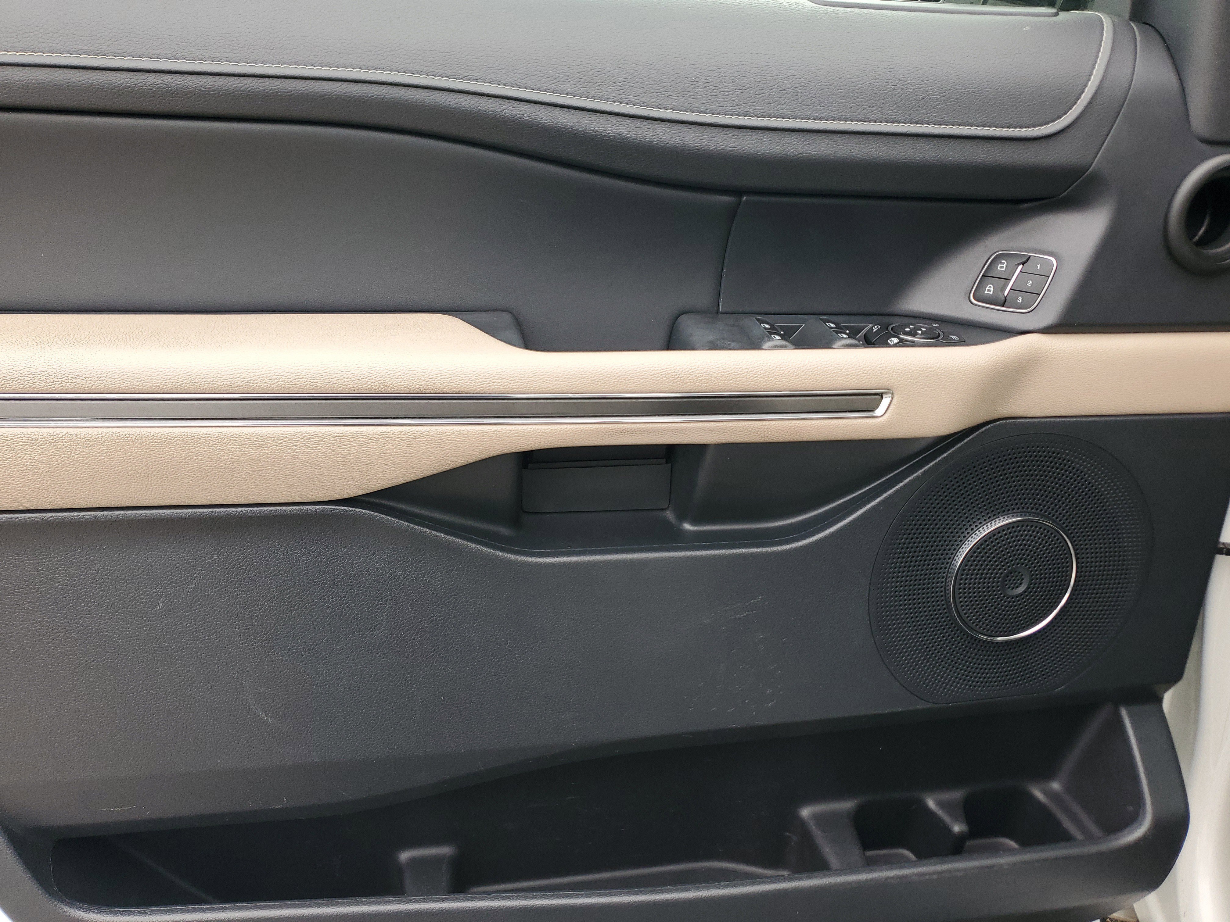 Used 2022 Ford Expedition XLT image 28