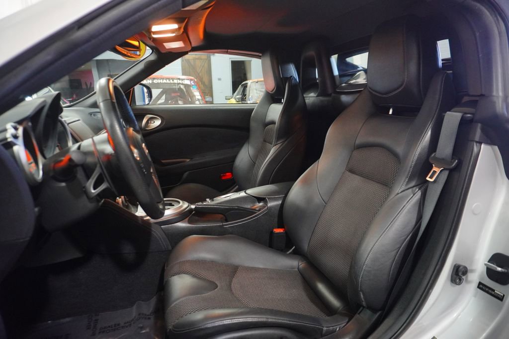 Used 2010 Nissan 370Z Touring image 23