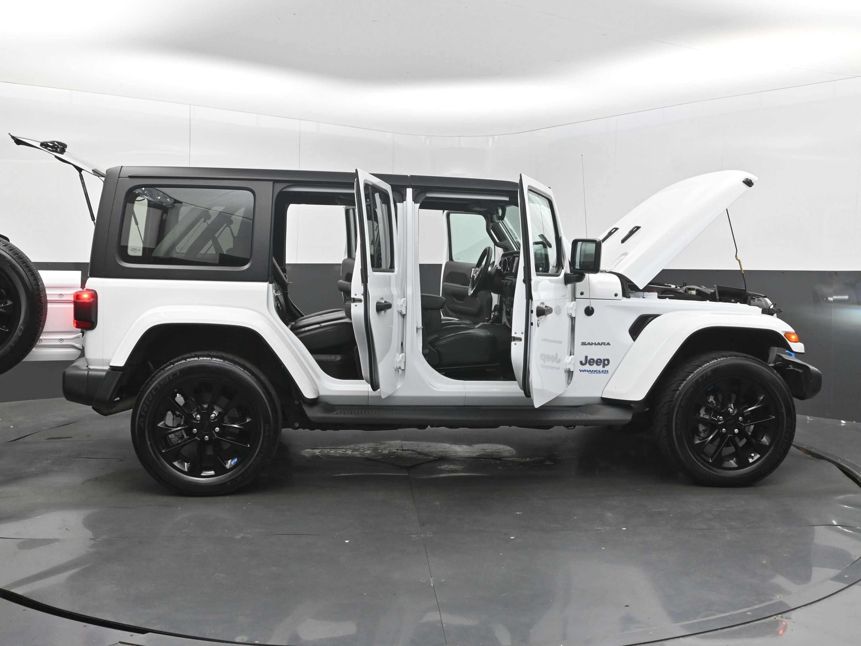 Used 2022 Jeep Wrangler Unlimited Sahara AWD/4WD image 47