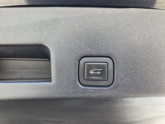 Used 2024 Chevrolet Traverse LT FWD image 11