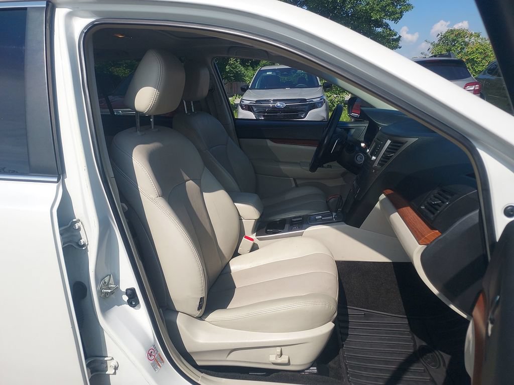 Used 2014 Subaru Outback 2.5i Limited w/ Moonroof Package AWD/4WD image 31