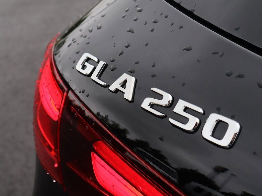 Certified 2025 Mercedes-Benz GLA 250 4MATIC image 32
