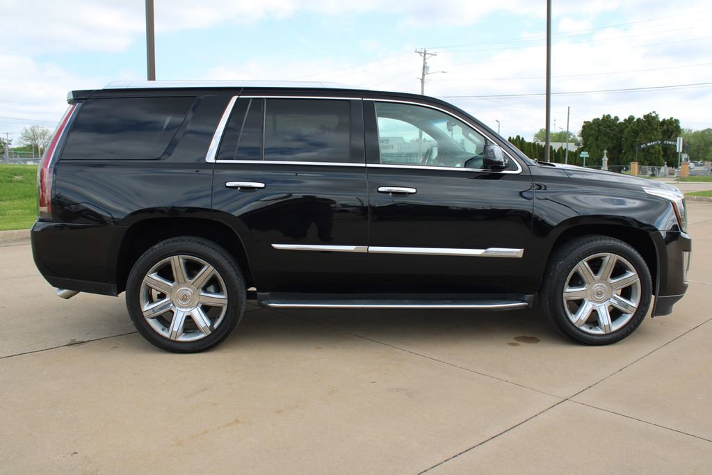 Used 2015 Cadillac Escalade Luxury AWD/4WD image 4