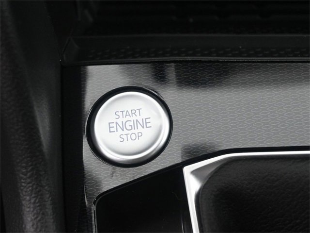 Used 2025 Volkswagen Taos SE w/ Panoramic Sunroof Package image 32