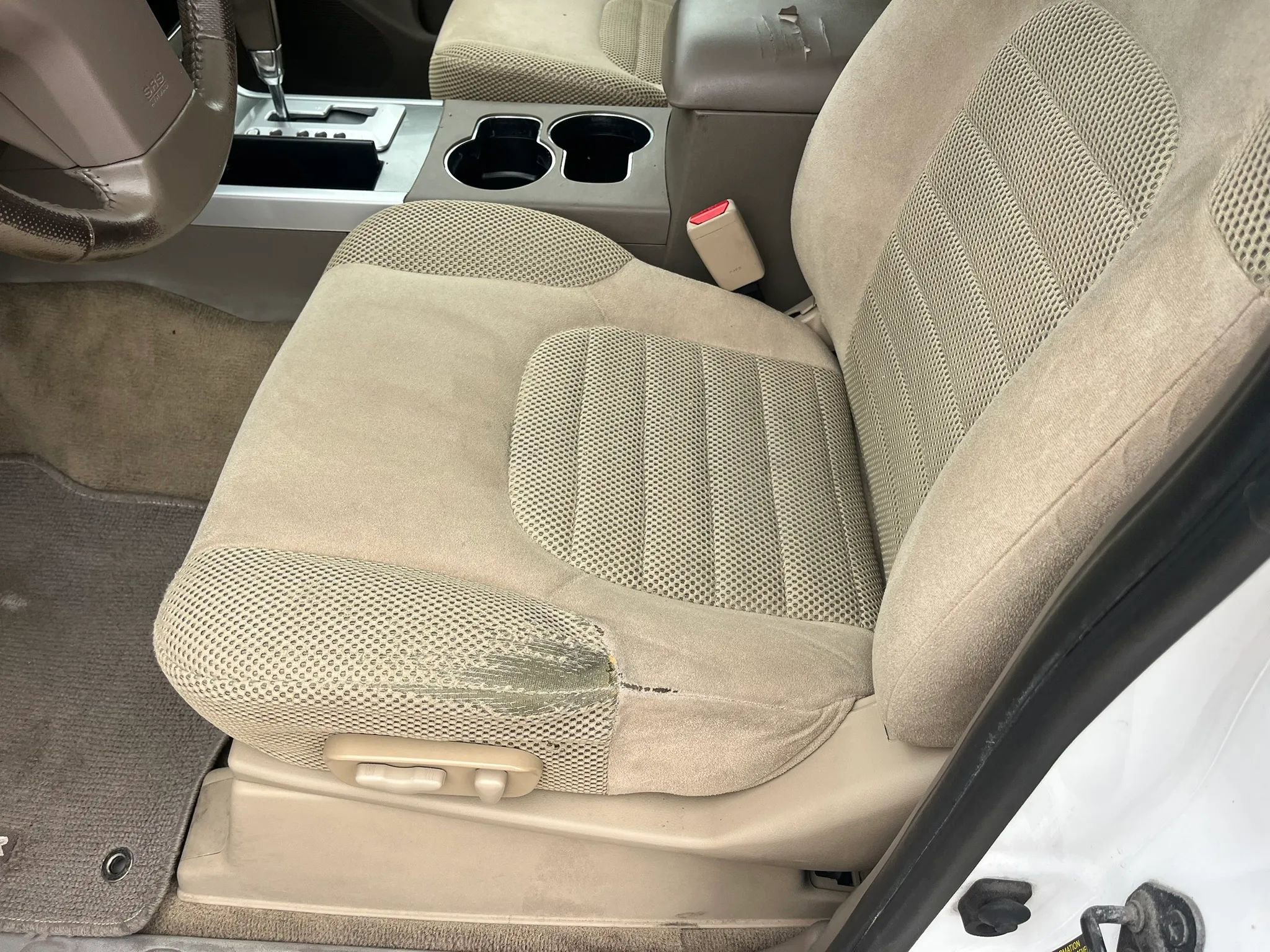 Used 2012 Nissan Pathfinder SV AWD/4WD image 16