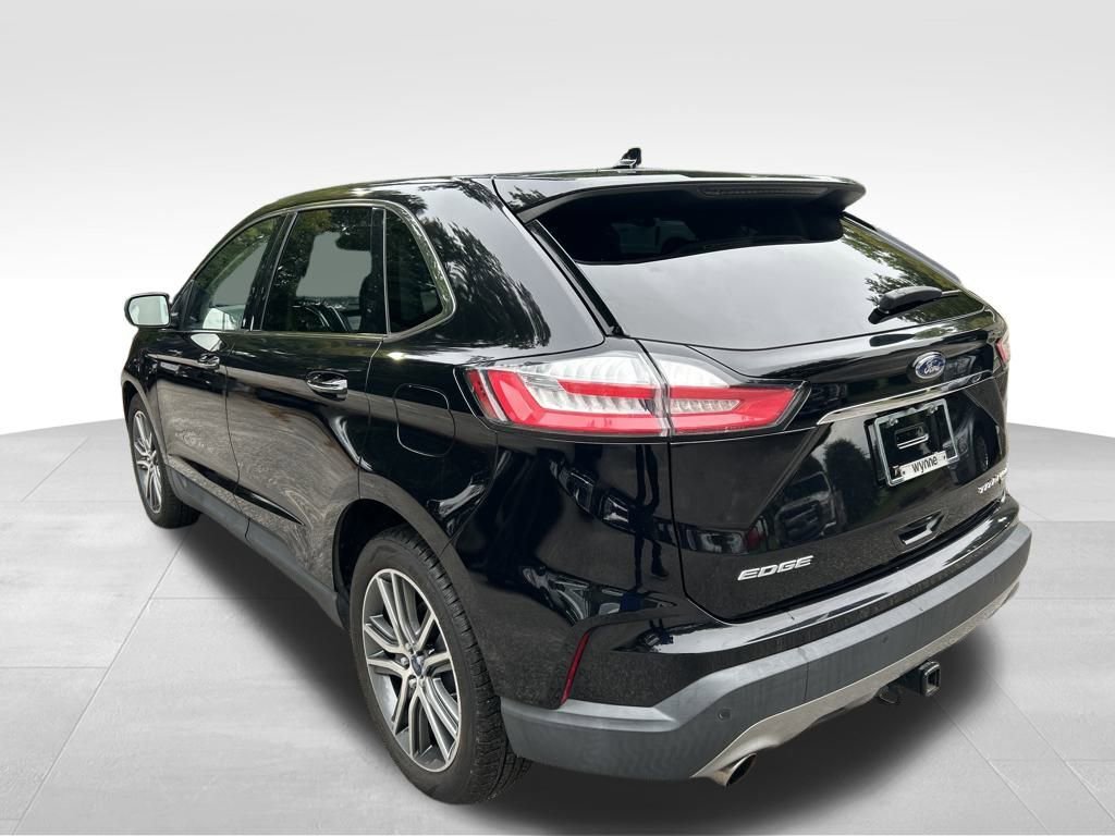 Used 2019 Ford Edge Titanium w/ Cold Weather Package image 3