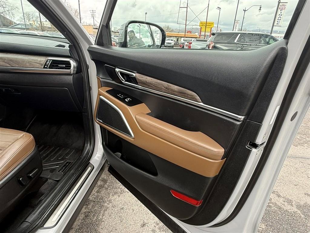 Used 2022 Kia Telluride SX w/ SX Prestige Package image 24