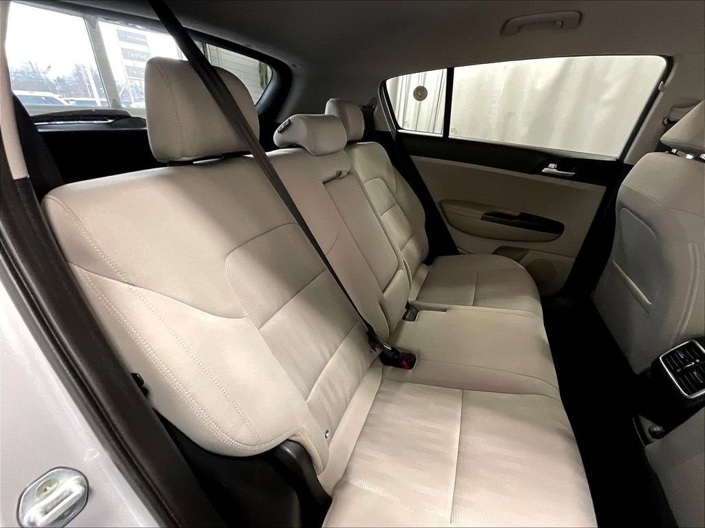 Used 2020 Kia Sportage LX AWD/4WD image 16