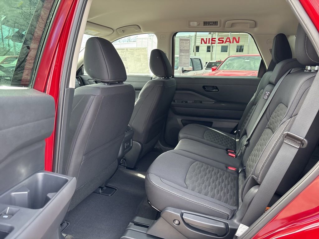 New 2026 Nissan Pathfinder SV image 15