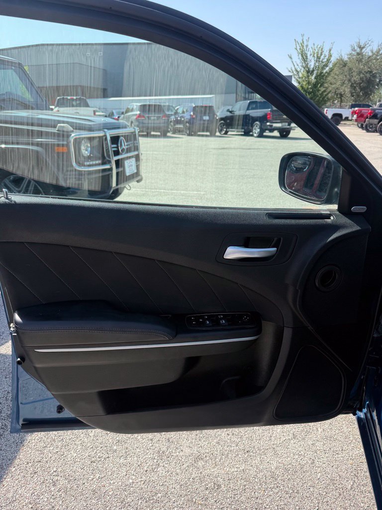 Used 2023 Dodge Charger SXT RWD image 10