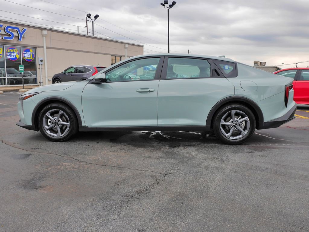 Used 2025 Kia K4 LXS image 4