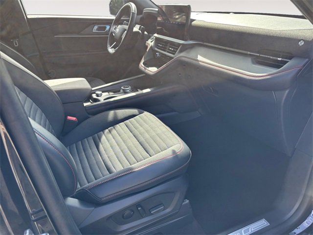 Used 2025 Ford Explorer ST-Line image 15