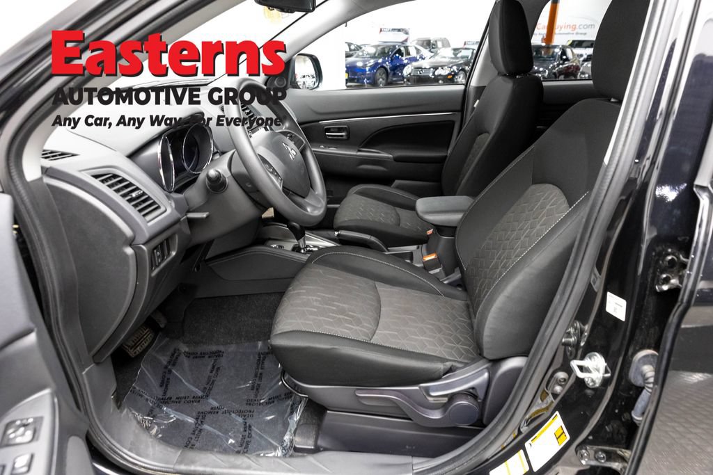 Used 2025 Mitsubishi Outlander Sport LE AWD/4WD image 14
