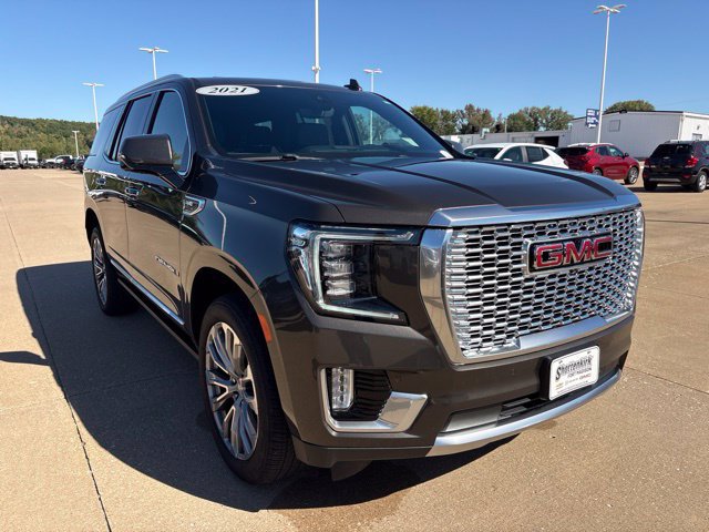 Used 2021 GMC Yukon Denali w/ Denali Premium Package AWD/4WD image 1
