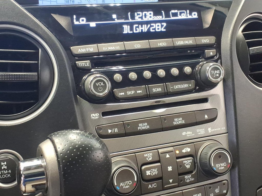 Used 2014 Honda Pilot 4WD Touring w/ RES image 15
