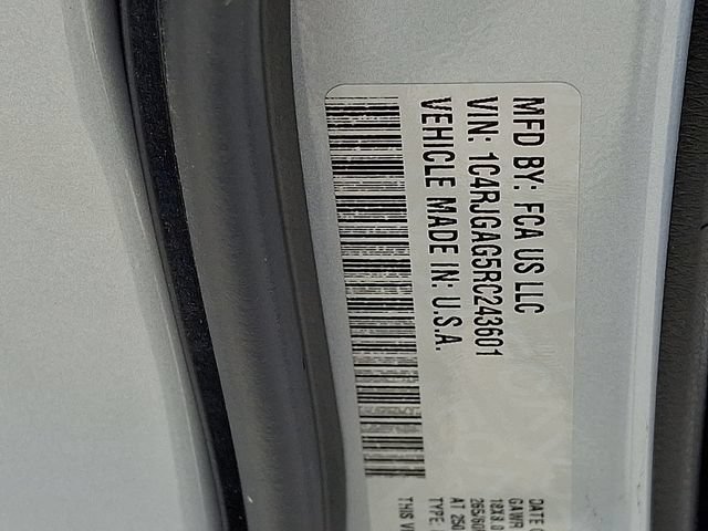 Used 2024 Jeep Grand Cherokee Altitude RWD image 22