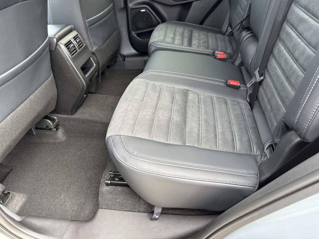 New 2026 Mitsubishi Outlander SE image 14