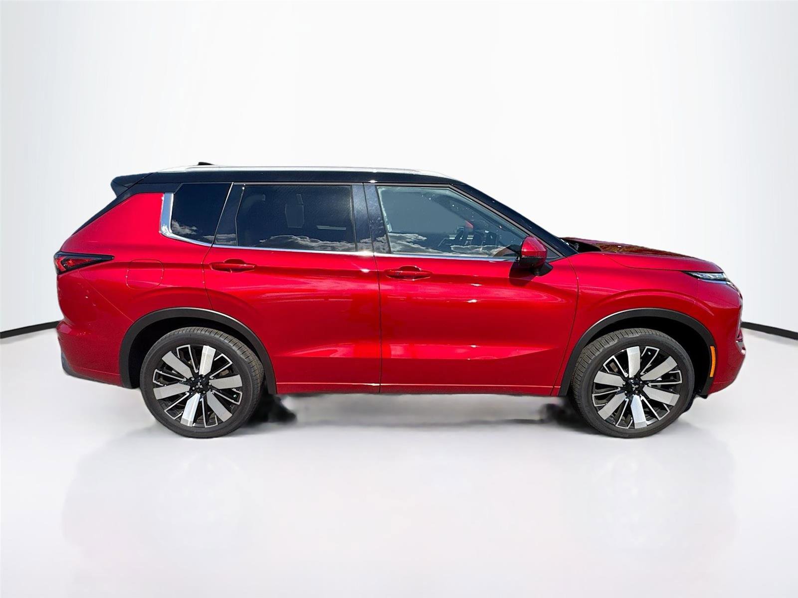 New 2025 Mitsubishi Outlander SEL image 8