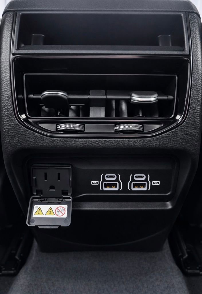 Used 2023 Jeep Grand Cherokee Altitude image 27