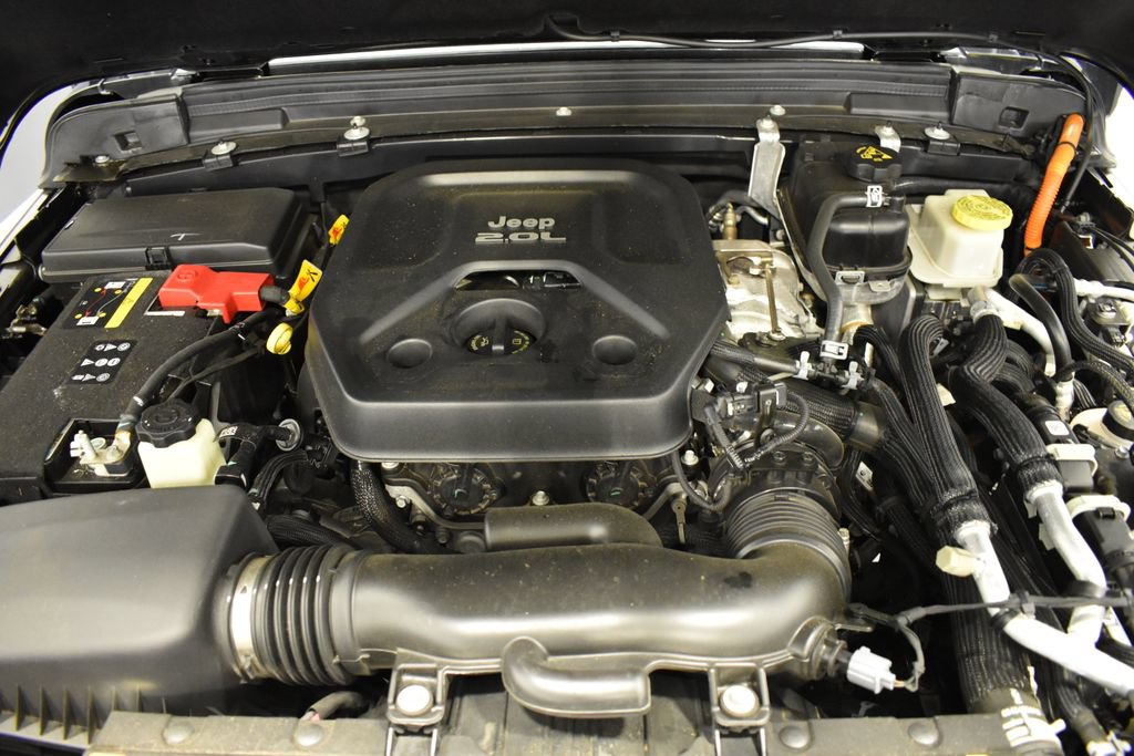 Used 2022 Jeep Wrangler Unlimited Sahara AWD/4WD image 39