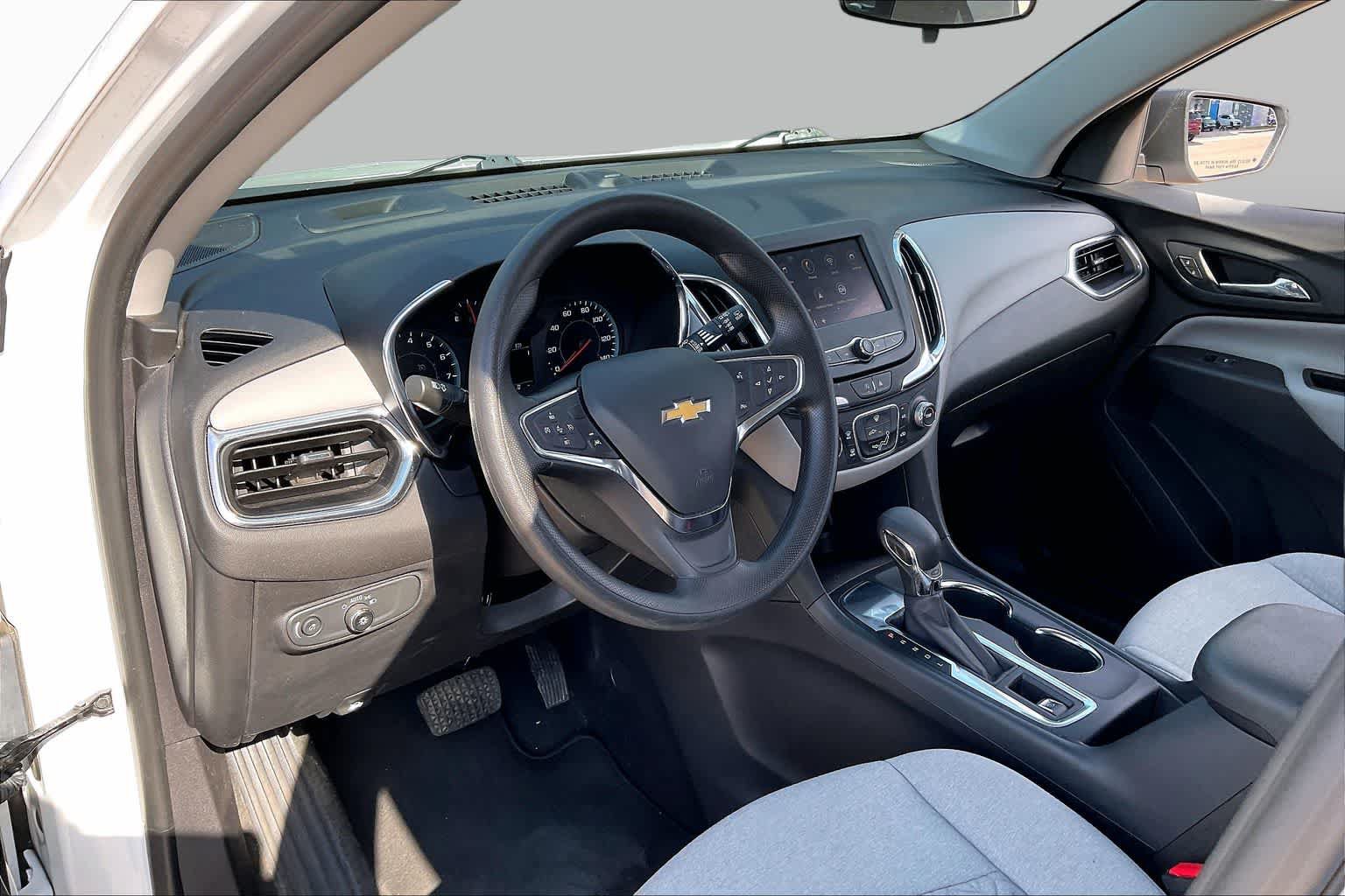 Used 2024 Chevrolet Equinox LS w/ Driver Confidence II Package FWD image 16