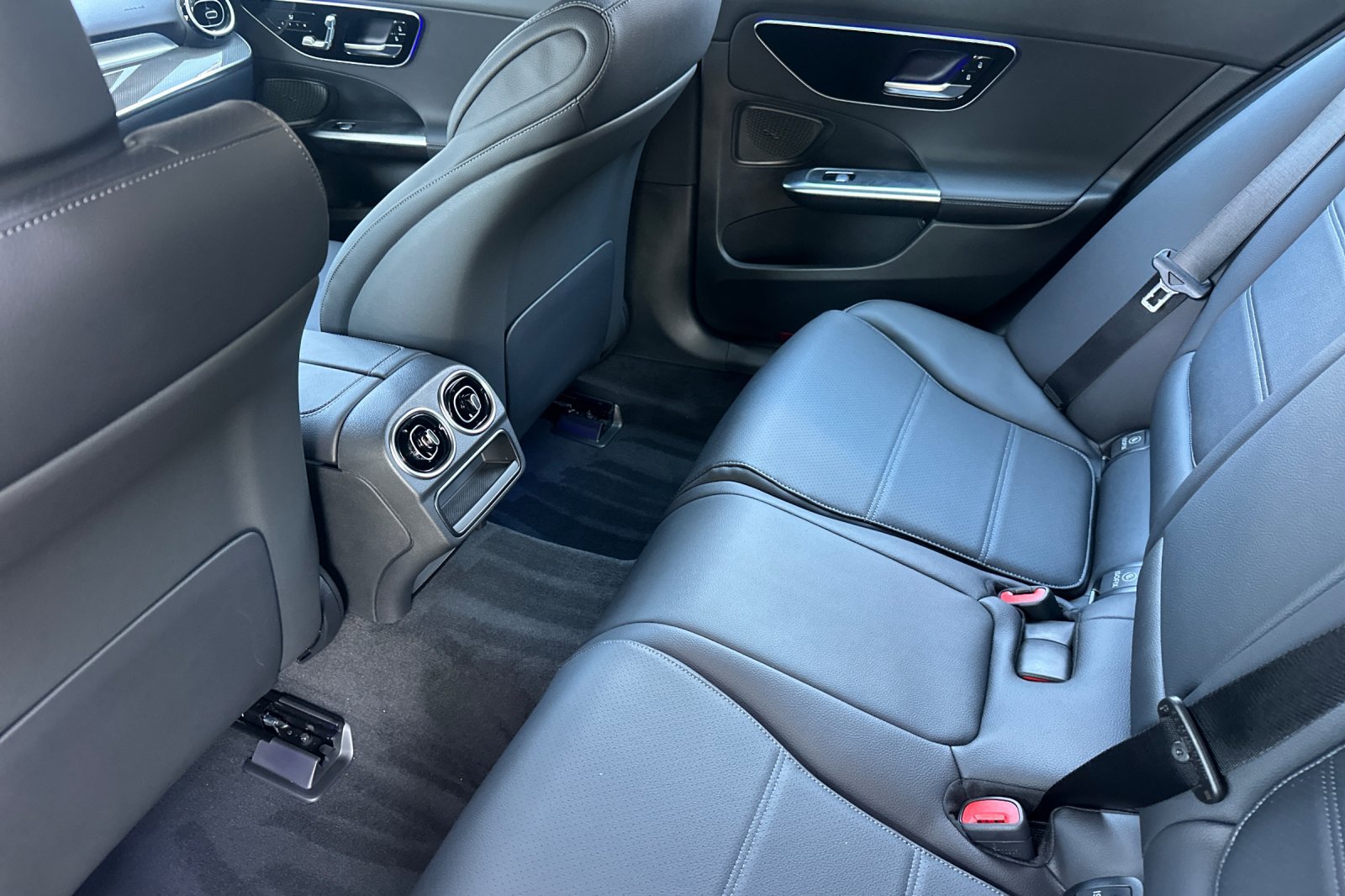 New 2025 Mercedes-Benz C 300 Sedan image 20