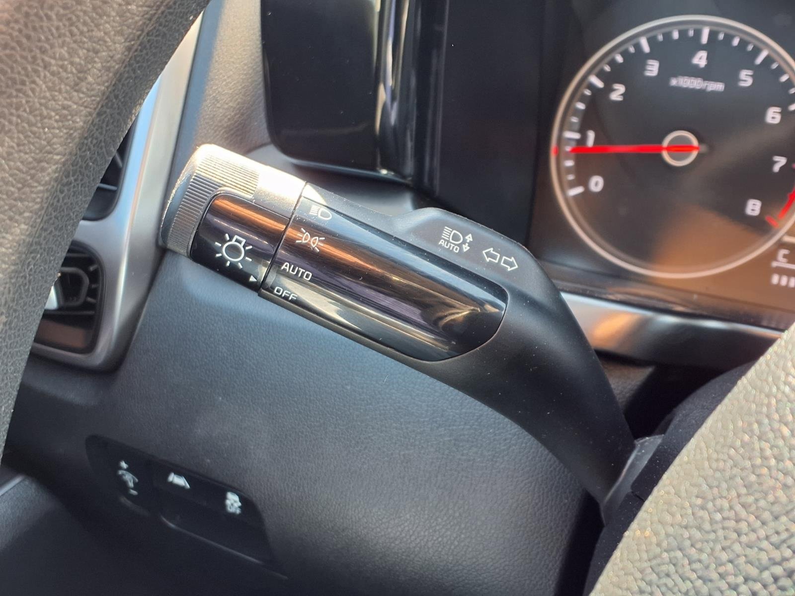 Used 2023 Kia Sorento LX image 26