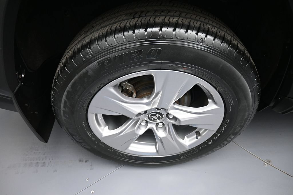 Used 2023 Toyota RAV4 XLE AWD/4WD image 12