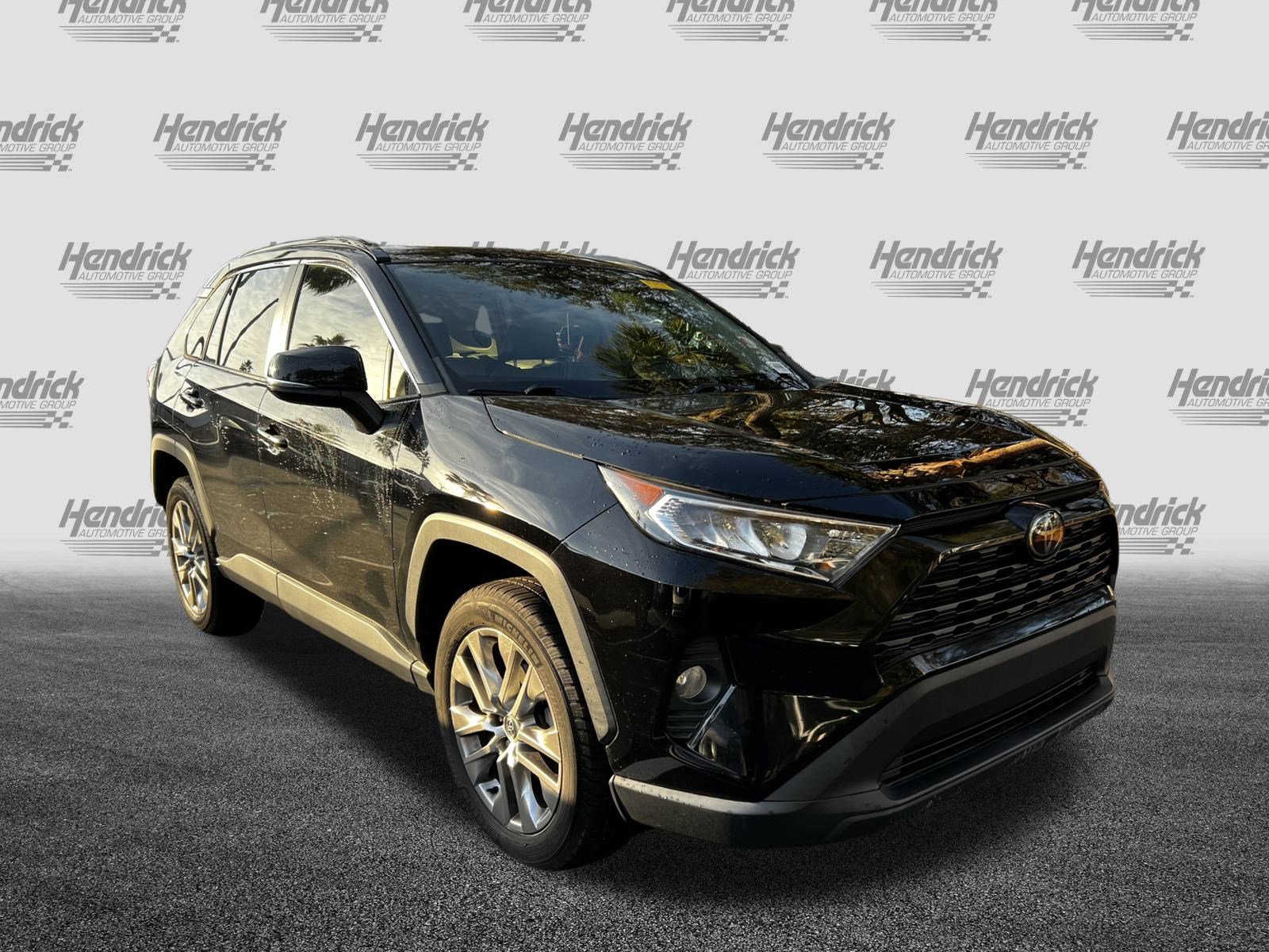 Used 2020 Toyota RAV4 XLE Premium image 2
